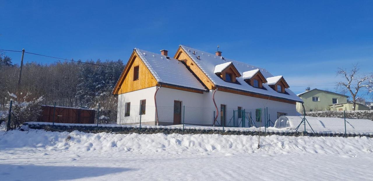 Apartman Pod Jestedem Svetla pod Jestedem Exteriör bild