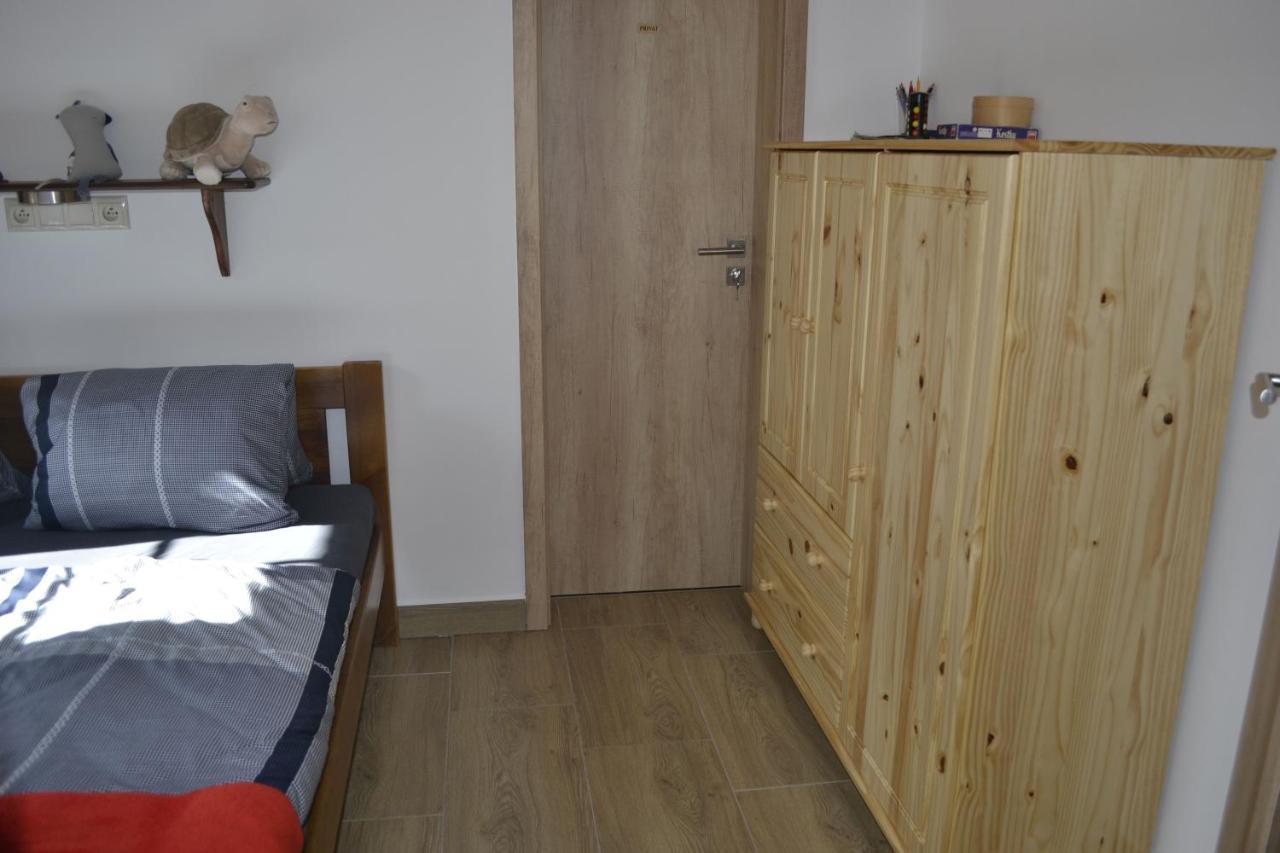 Apartman Pod Jestedem Svetla pod Jestedem Exteriör bild