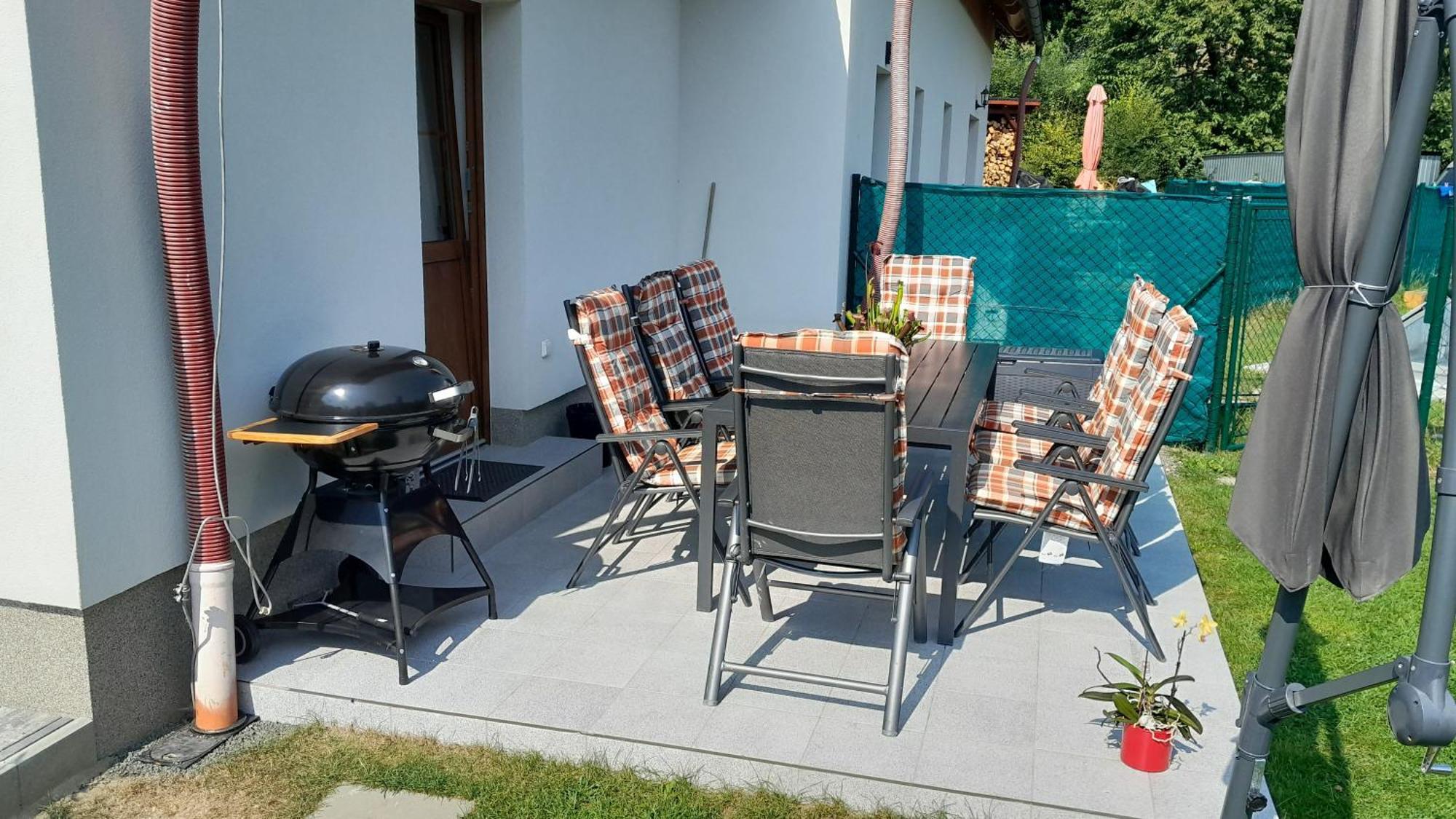 Apartman Pod Jestedem Svetla pod Jestedem Exteriör bild